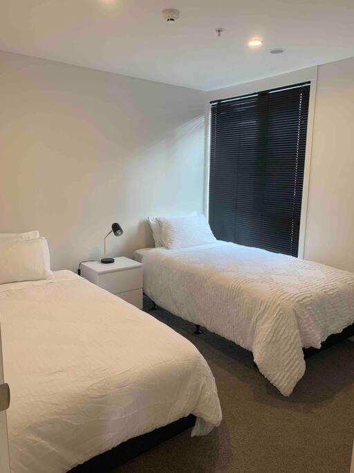 2 Bedrooms Apprtmt Plus Underground Parking In Cbd Christchurch Exterior foto